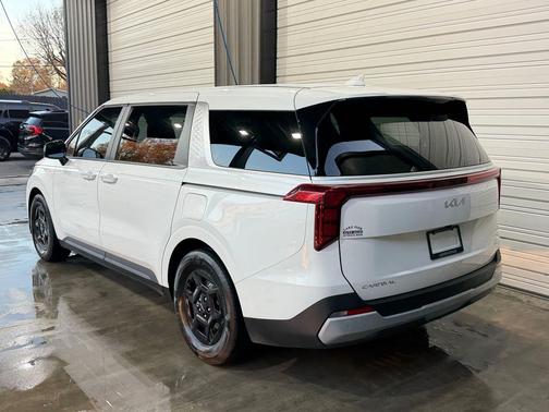 2025 Kia Carnival LXS