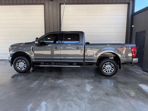 Magnetic Metallic 2019 Ford F-250 Lariat