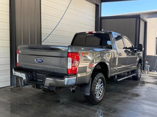 Magnetic Metallic 2019 Ford F-250 Lariat