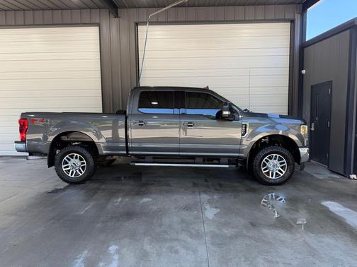 Magnetic Metallic 2019 Ford F-250 Lariat