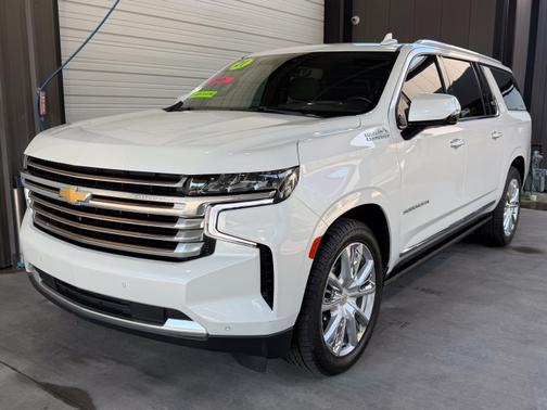 Iridescent Pearl Tricoat 2021 Chevrolet Suburban High Country