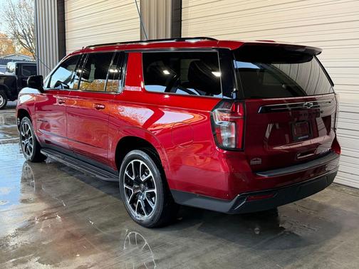 2024 Chevrolet Suburban RST