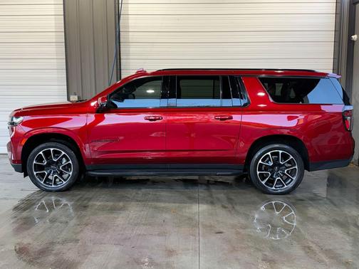 2024 Chevrolet Suburban RST