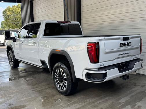 2025 GMC Sierra 2500 Denali Ultimate