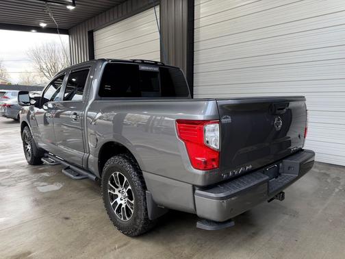 2021 Nissan Titan SV