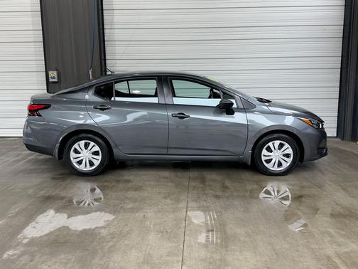 Gun Metallic 2025 Nissan Versa 1.6 S