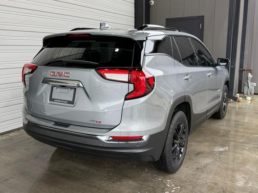 2024 GMC Terrain AWD AT4