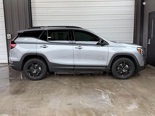 2024 GMC Terrain AWD AT4