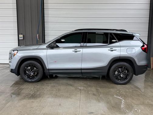2024 GMC Terrain AWD AT4