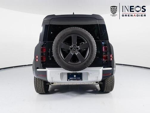 2024 Land Rover Defender 110 P300