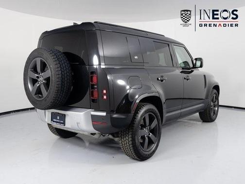 2024 Land Rover Defender 110 P300