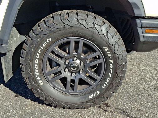 Scottish White 2026 INEOS Grenadier