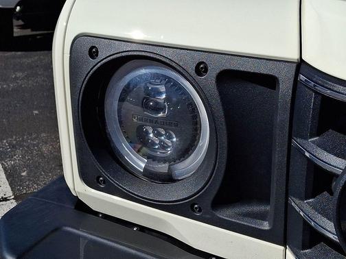 Scottish White 2026 INEOS Grenadier