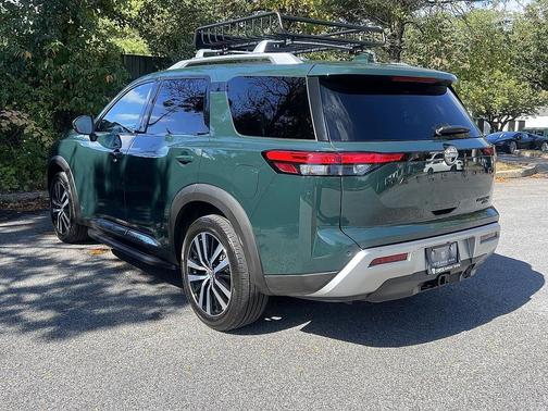 2024 Nissan Pathfinder Platinum 4WD