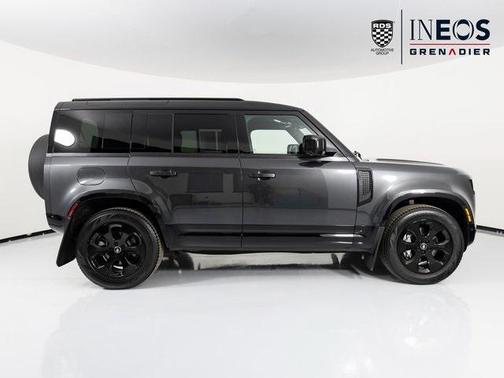 2025 Land Rover Defender 110 P400 X-Dynamic SE