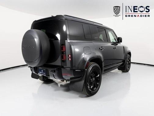 2025 Land Rover Defender 110 P400 X-Dynamic SE