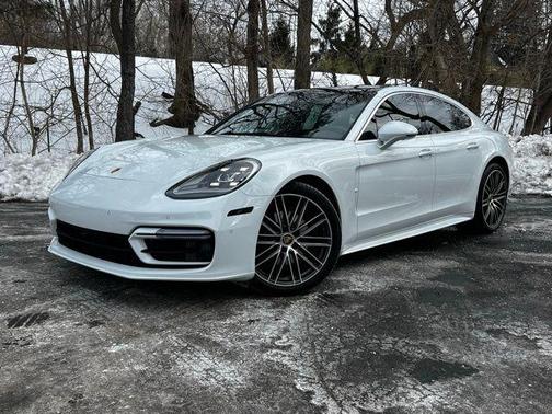 2023 Porsche Panamera 4