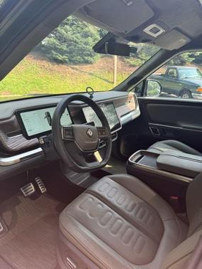 2023 Rivian R1S Adventure