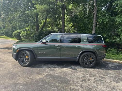 2023 Rivian R1S Adventure