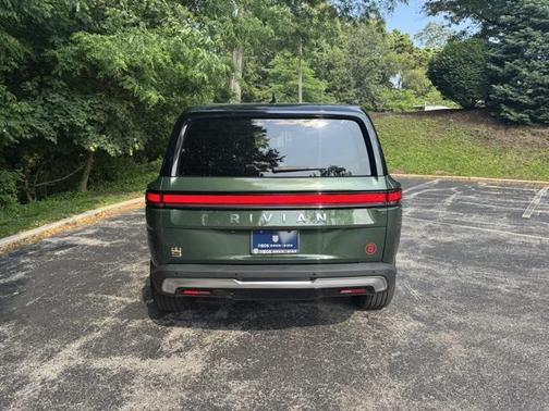 2023 Rivian R1S Adventure