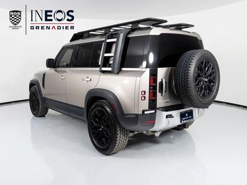 2023 Land Rover Defender 110 SE