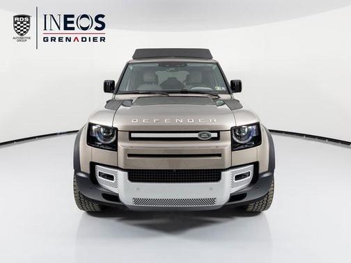 2023 Land Rover Defender 110 SE