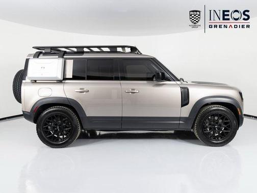 2023 Land Rover Defender 110 SE