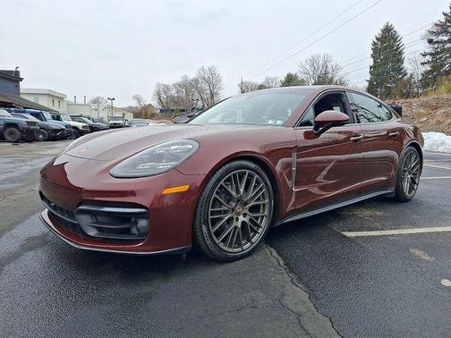 2022 Porsche Panamera 4 Platinum Edition