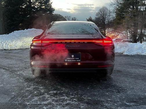 2022 Porsche Panamera 4 Platinum Edition