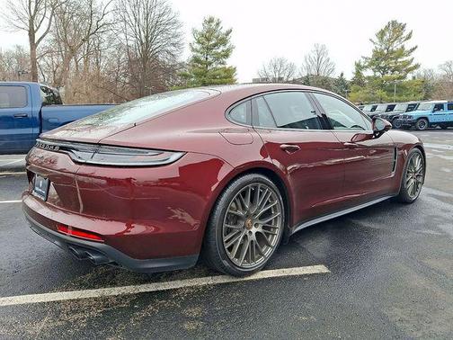 2022 Porsche Panamera 4 Platinum Edition