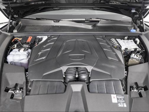 2025 Porsche Cayenne GTS