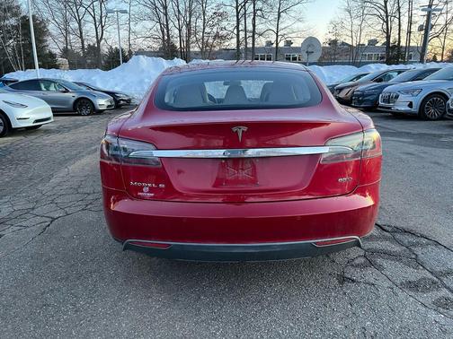 2015 Tesla Model S 85D
