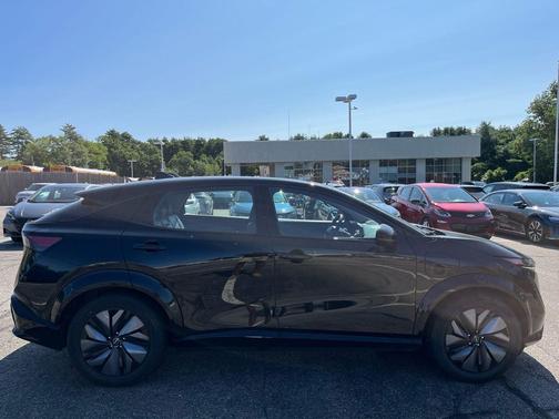 Black Diamond Pearl 2023 Nissan ARIYA PLATINUM+