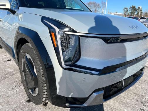 2024 Kia EV9 Land