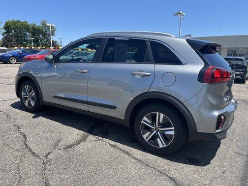 2022 Kia Niro LXS