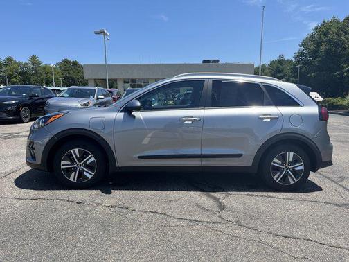 2022 Kia Niro LXS