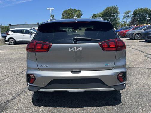 2022 Kia Niro LXS