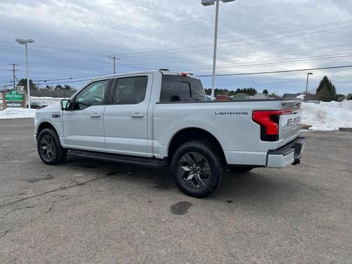 2024 Ford F-150 Lightning LARIAT