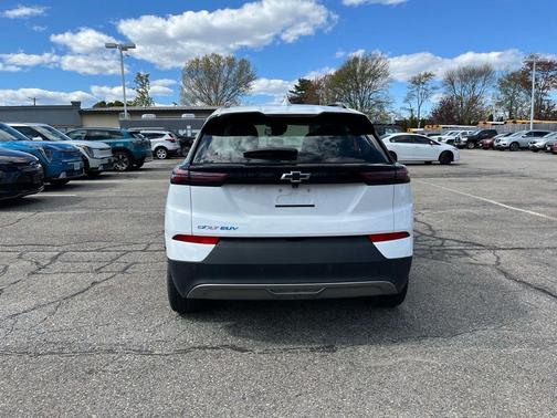 Summit White 2023 Chevrolet Bolt EUV FWD LT