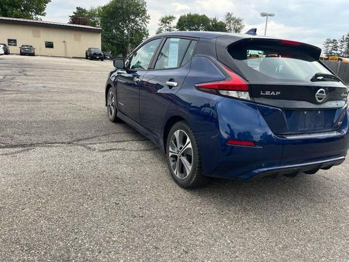 Deep Blue Pearl 2018 Nissan Leaf SV