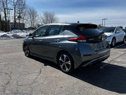 2022 Nissan Leaf SV 40 kWh