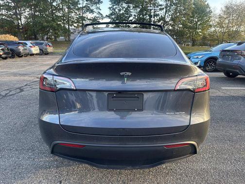 2022 Tesla Model Y Long Range Dual Motor All-Wheel Drive