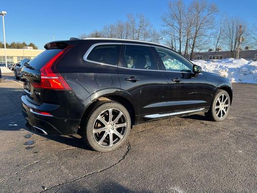 2018 Volvo XC60 Recharge Plug-In Hybrid T8 Inscription