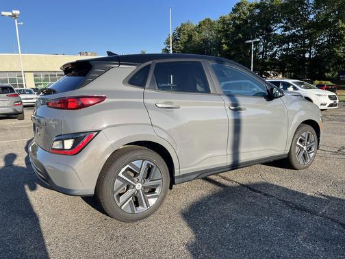 2022 Hyundai KONA EV SEL