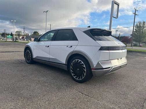 Atlas White 2023 Hyundai IONIQ 5 Limited
