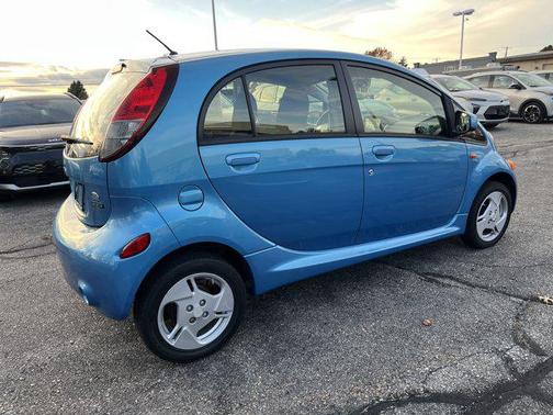 2016 Mitsubishi i-MiEV ES