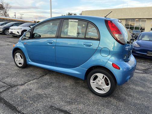2016 Mitsubishi i-MiEV ES