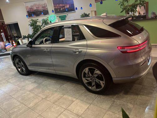 2023 Genesis Electrified GV70 Advanced AWD