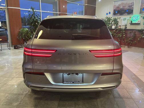 2023 Genesis Electrified GV70 Advanced AWD
