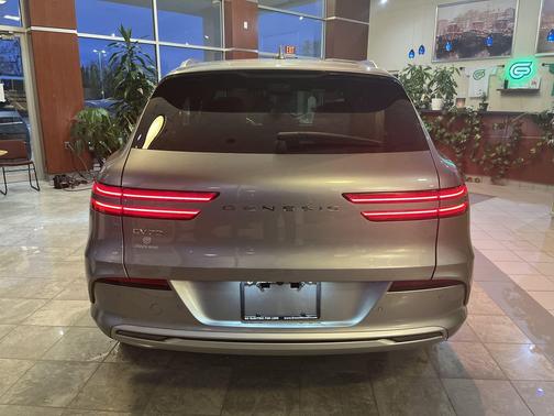 2023 Genesis Electrified GV70 Advanced AWD